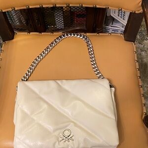 United Colors Of Benetton Cream Shoulder Bag with Silver Chain Strap